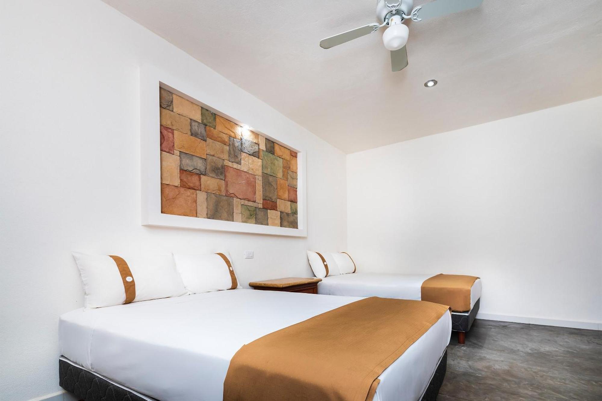 Capital O Hotel Joyma Suites, San Luis San Luis Potosi Ngoại thất bức ảnh