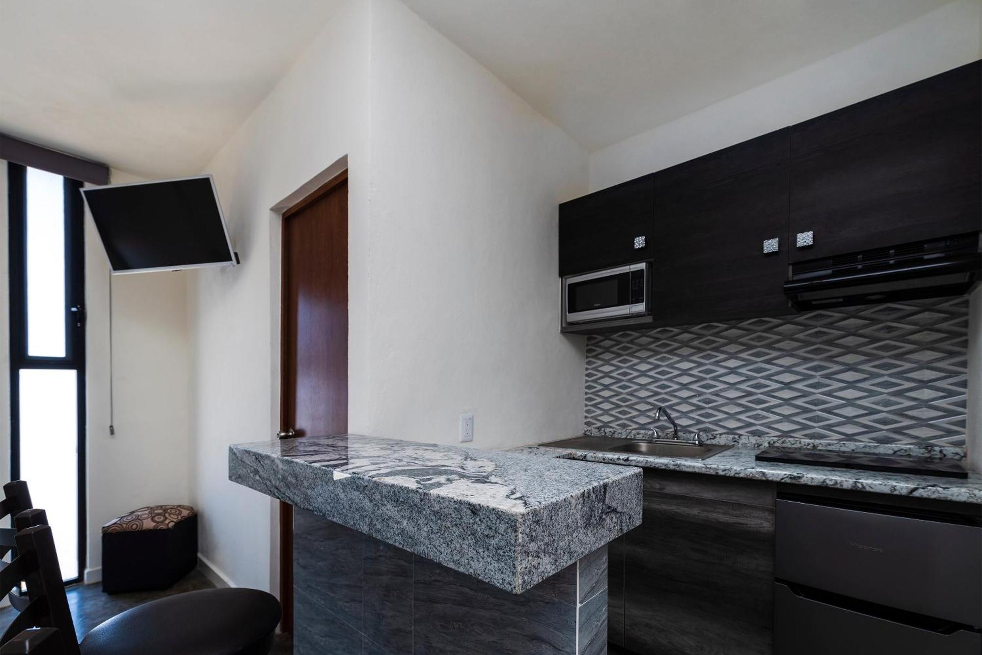 Capital O Hotel Joyma Suites, San Luis San Luis Potosi Ngoại thất bức ảnh