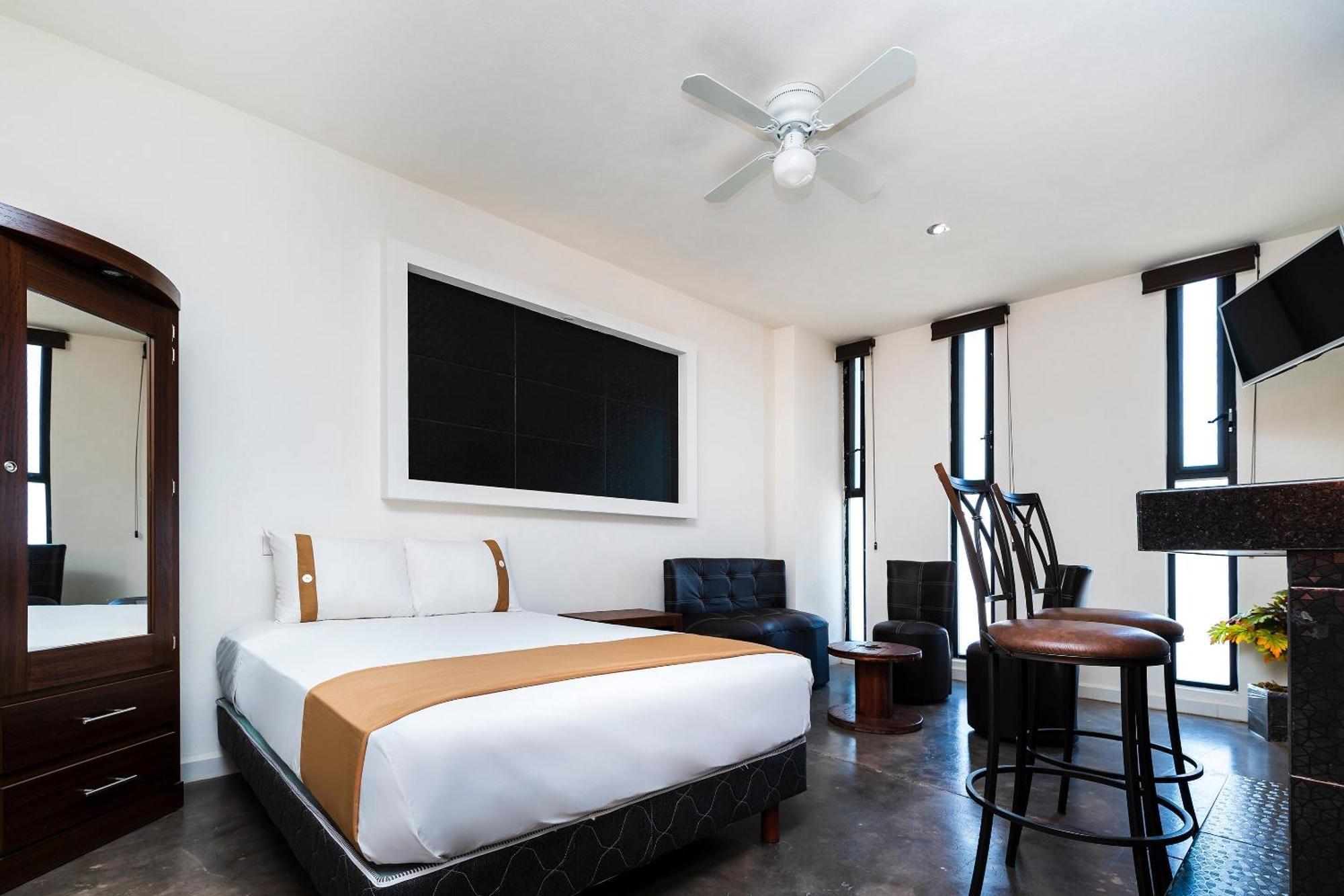 Capital O Hotel Joyma Suites, San Luis San Luis Potosi Ngoại thất bức ảnh
